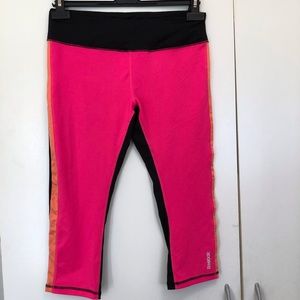 REEBOK Crop Capri Workout Gym Leggings Medium